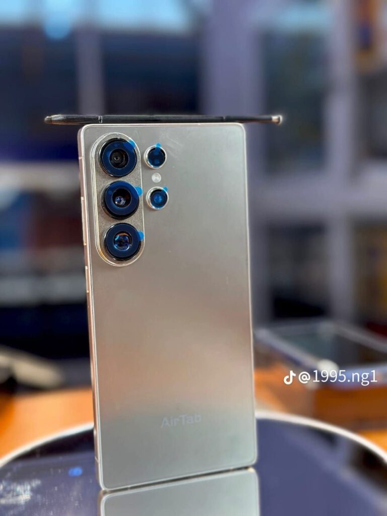 AirTab S26 Ultra device close-up